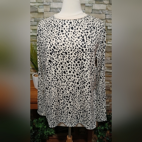 Blooming Jelly Tops - Women's XL Blooming Jelly Long Sleeved Blouse Animal Print